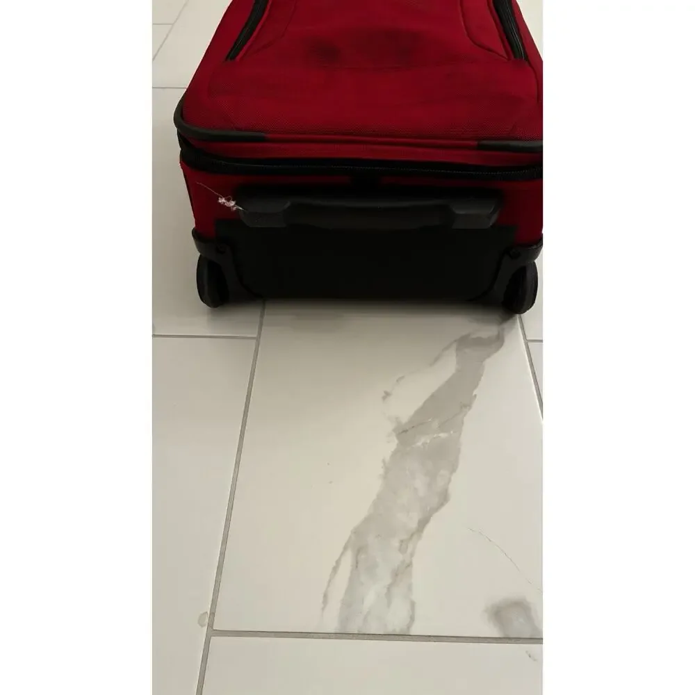 Victorinox Mobilizer NXT Red 22” Upright Wheeled Luggage Bag, Large